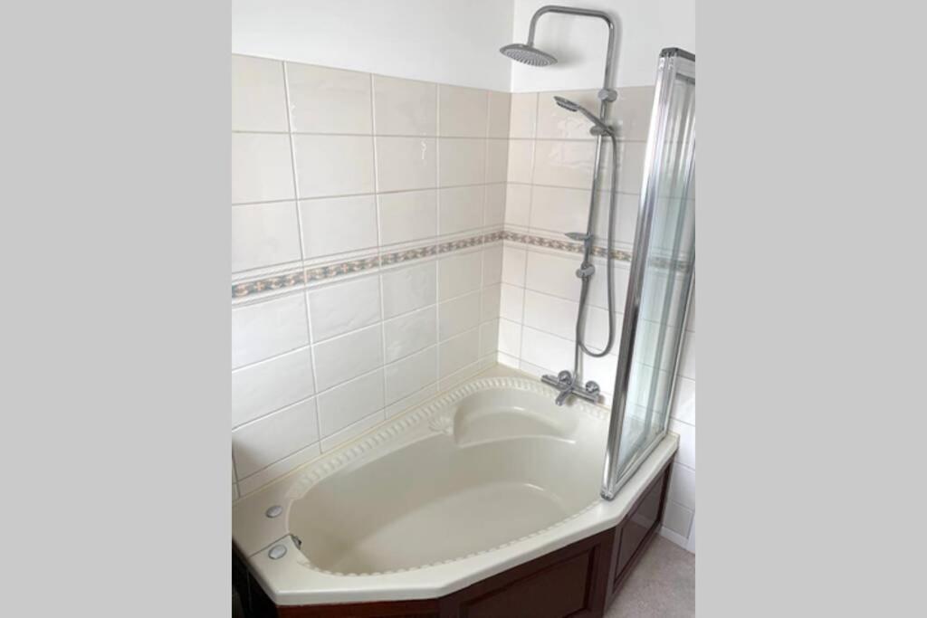 Stratford Upon Avon: 2 Bed Town Centre Apartment, Parking For One Car Zewnętrze zdjęcie
